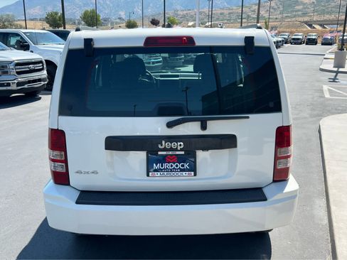 Used 2010 Jeep Liberty Sport AWD/4WD image 9