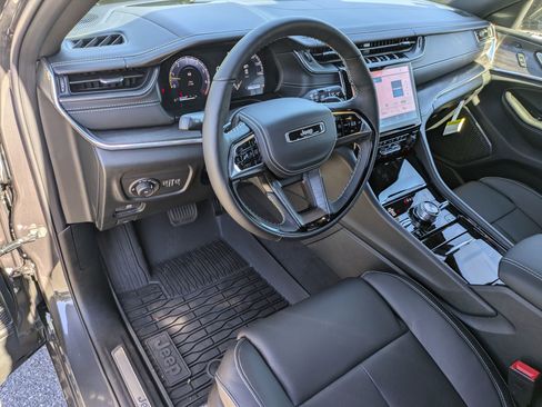 New 2025 Jeep Grand Cherokee Overland w/ Adv Protech Group III AWD/4WD image 8