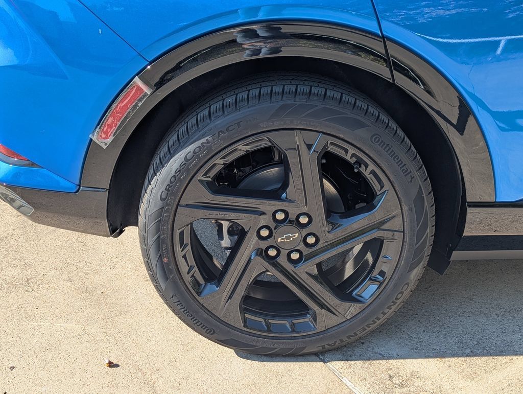 New 2026 Chevrolet Equinox EV RS FWD image 3