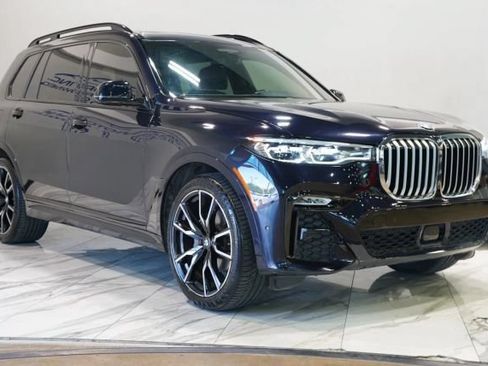 Used 2021 BMW X7 xDrive40i w/ M Sport Package AWD/4WD image 3