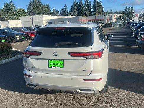 Used 2024 Mitsubishi Outlander SEL AWD/4WD image 5