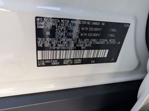 Used 2025 Toyota RAV4 XLE w/ Weather Package image 36