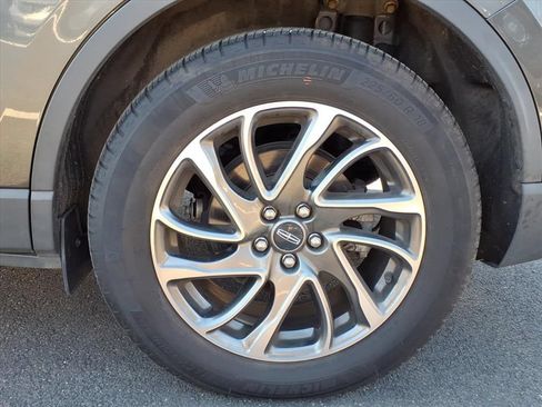 Used 2020 Lincoln Corsair AWD w/ Equipment Group 101A image 25