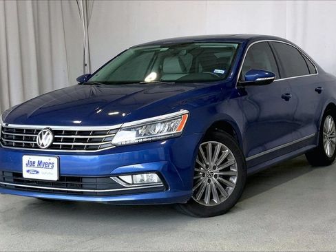 Used 2016 Volkswagen Passat 1.8T SE FWD image 2