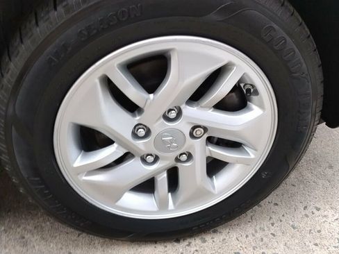 Used 2020 Hyundai Venue SEL image 28