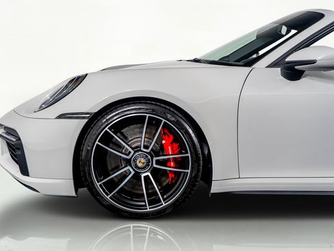 Used 2022 Porsche 911 Turbo image 19