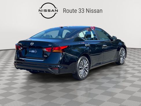 Used 2023 Nissan Altima 2.5 SV AWD/4WD image 4
