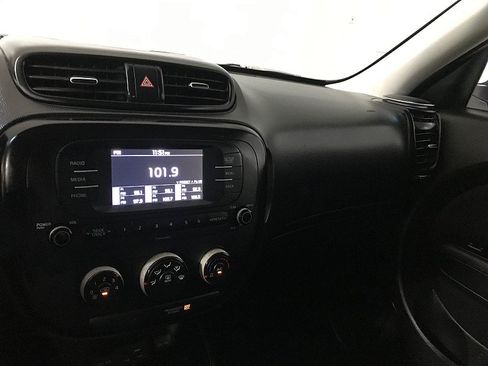 Used 2017 Kia Soul FWD image 26