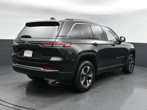 Used 2023 Jeep Grand Cherokee 4WD 4xe image 18