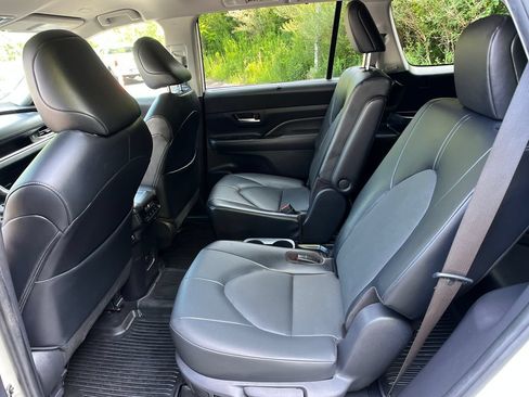 Used 2024 Toyota Grand Highlander AWD image 21