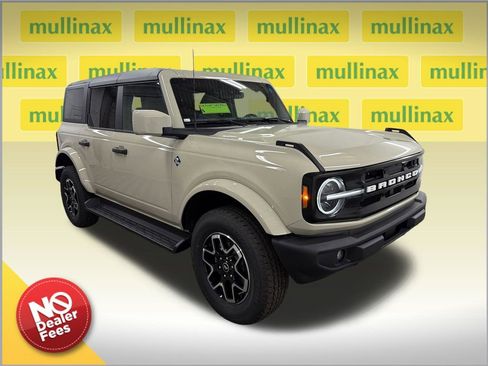 New 2026 Ford Bronco Outer Banks image 1