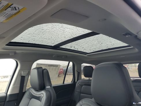 New 2026 Lincoln Aviator Reserve AWD/4WD image 9