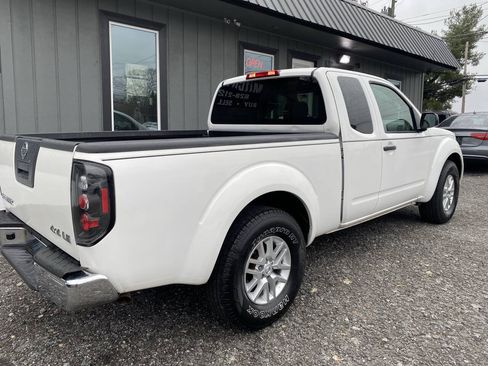 Used 2016 Nissan Frontier SV AWD/4WD image 5
