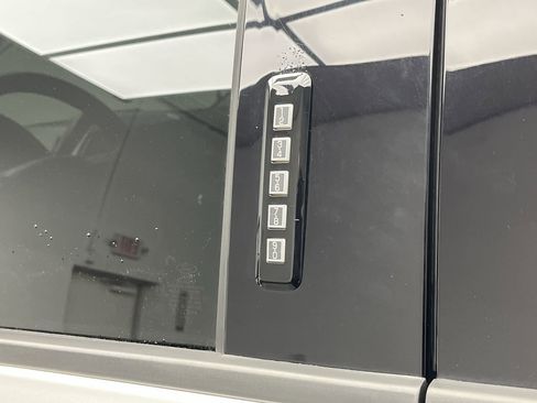 Used 2017 Ford F150 XLT w/ Equipment Group 302A Luxury image 7