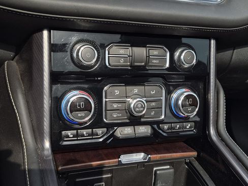 Certified 2024 GMC Yukon Denali Ultimate AWD/4WD image 37