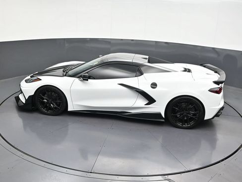 Used 2025 Chevrolet Corvette Stingray Preferred Conv w/ Z51 Performance Package RWD image 19