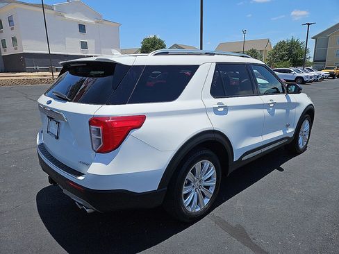 Used 2021 Ford Explorer King Ranch w/ Premium Technology Package AWD/4WD image 4