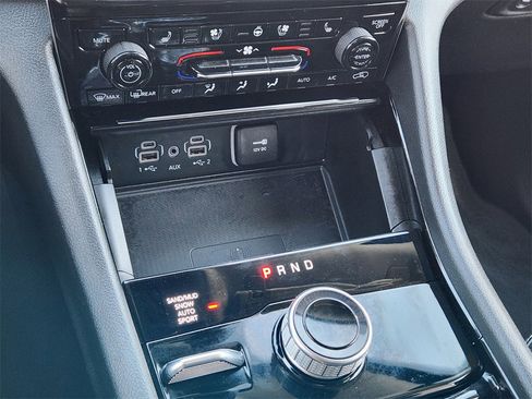 Used 2023 Jeep Grand Cherokee Limited w/ Luxury Tech Group II image 15