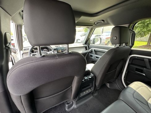 Used 2025 Land Rover Defender 110 S AWD/4WD image 31
