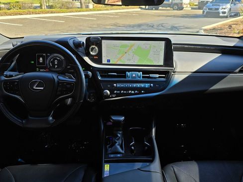 Used 2024 Lexus ES 300h Luxury w/ Accessory Package (Z2) image 20