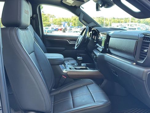 Used 2023 Chevrolet Silverado 1500 High Country w/ Technology Package image 10