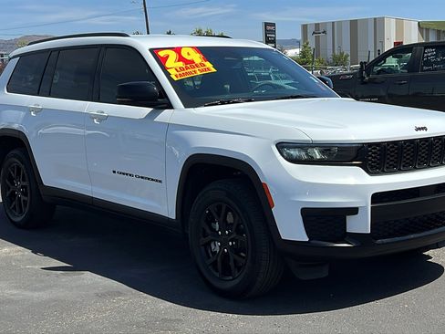 Used 2024 Jeep Grand Cherokee L Altitude image 3
