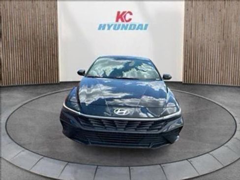 New 2025 Hyundai Elantra Sport image 2