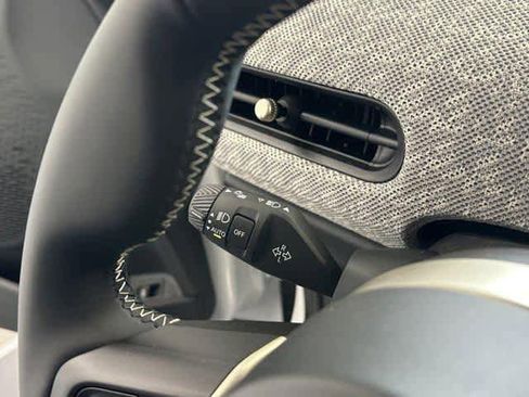 Certified 2025 MINI Cooper 4-Door Hardtop image 17