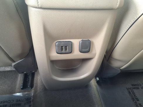 Used 2015 GMC Canyon SLT AWD/4WD image 9