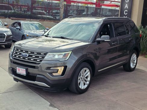 Used 2016 Ford Explorer XLT w/ Equipment Group 202A image 7