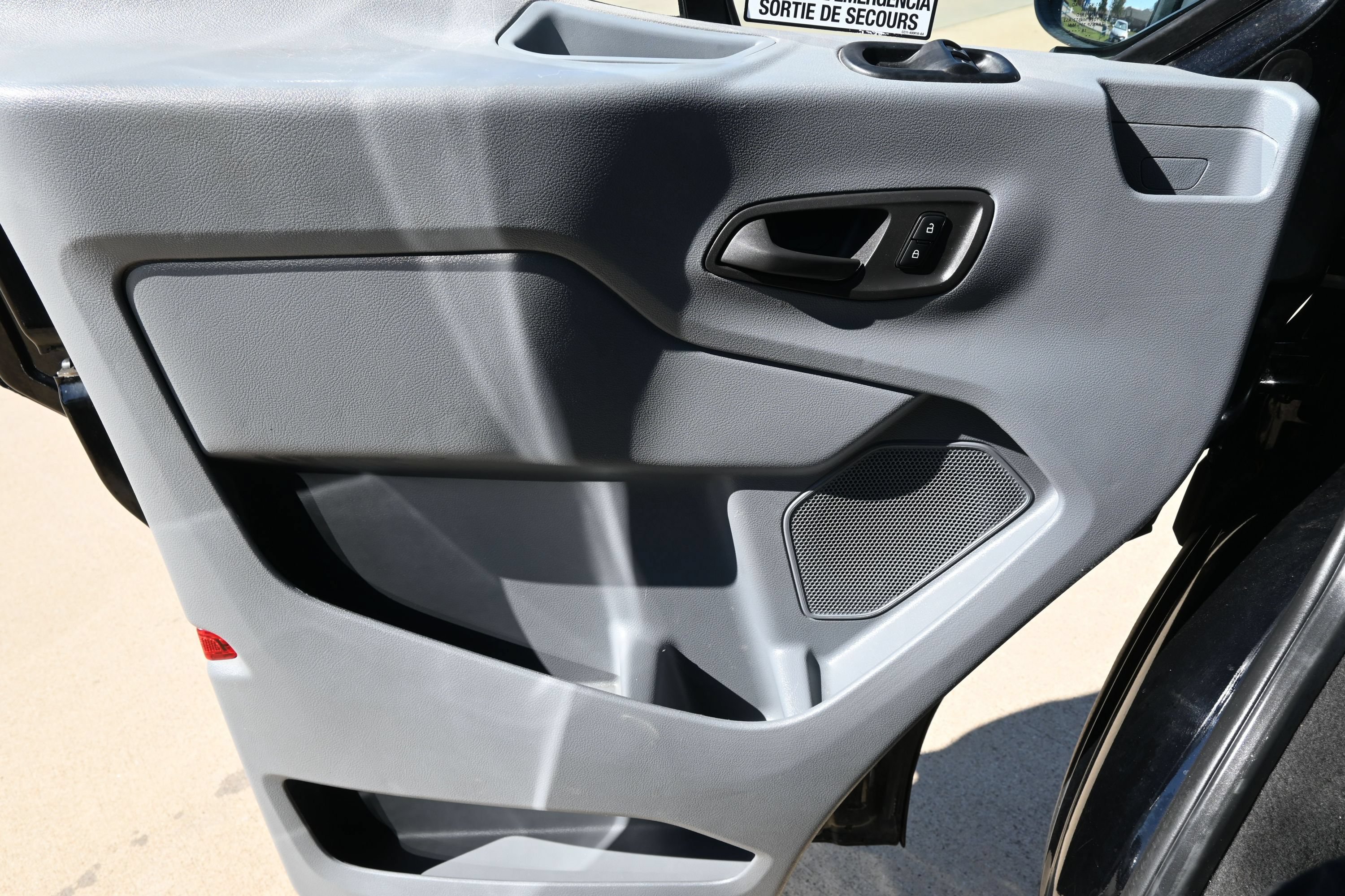 Used 2019 Ford Transit 350 XLT RWD image 27
