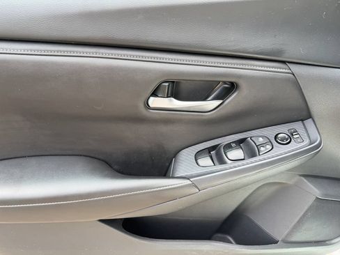 Used 2024 Nissan Sentra SV FWD image 14