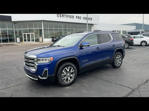 Used 2023 GMC Acadia SLE w/ Driver Convenience Package image 4