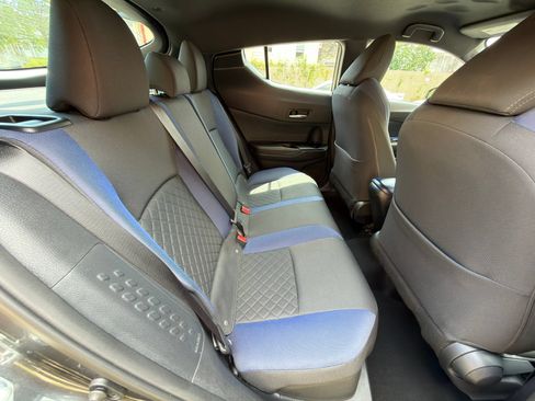 Used 2020 Toyota C-HR XLE FWD image 20