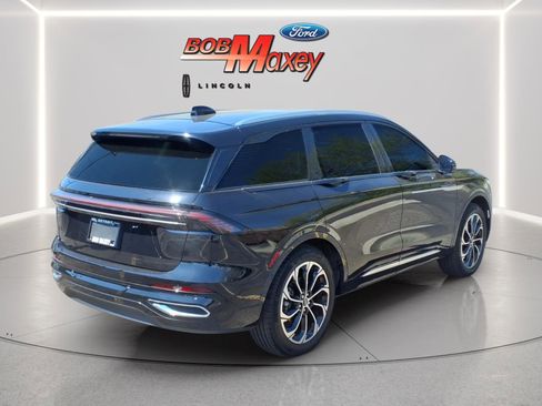 Certified 2024 Lincoln Nautilus Reserve w/ Equipment Group 202A AWD/4WD image 4