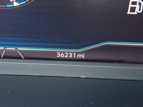 Certified 2023 Volkswagen Tiguan SEL R-Line image 17