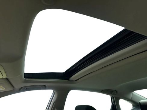 Used 2018 Honda Accord EX image 28