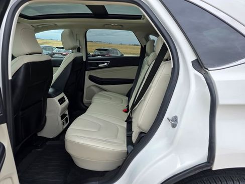 Used 2022 Ford Edge Titanium image 35
