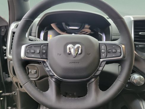 Used 2025 RAM 1500 Laramie AWD/4WD image 16
