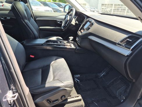 Used 2021 Volvo XC90 T5 Momentum w/ Climate Package AWD/4WD image 33