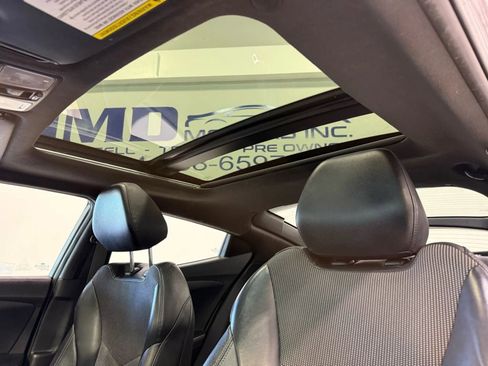 Used 2016 Hyundai Veloster w/ Option Group 02 image 24