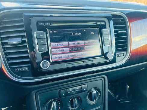 Used 2013 Volkswagen Beetle Turbo image 29