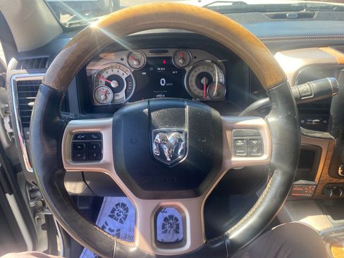 Used 2018 RAM 2500 Longhorn image 16