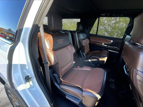Used 2025 Ford Expedition King Ranch image 26