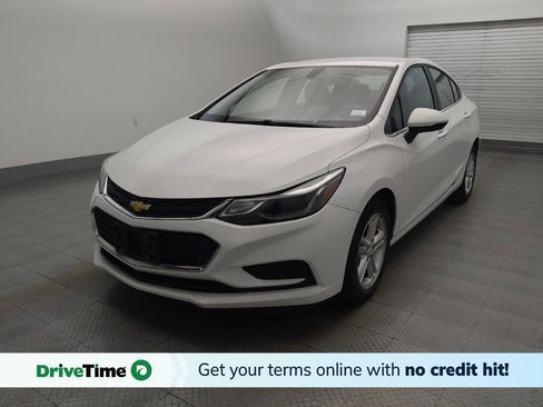 Used 2017 Chevrolet Cruze LT FWD image 1