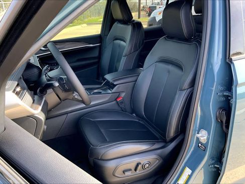 New 2026 Jeep Grand Cherokee Limited image 9