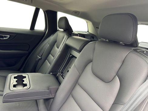 Certified 2025 Volvo V60 B5 Cross Country Plus AWD/4WD image 26