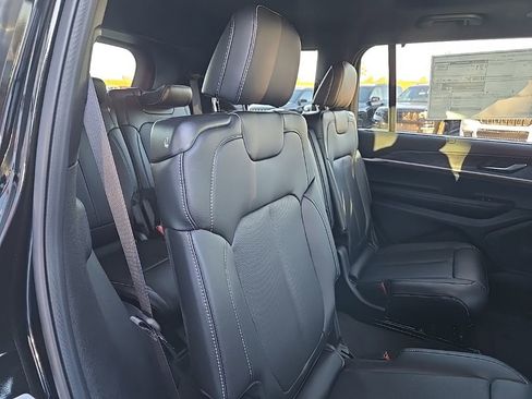 New 2025 Jeep Grand Cherokee L Limited w/ Luxury Tech Group II image 94