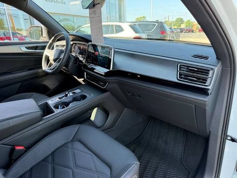 Certified 2024 Volkswagen Atlas Cross Sport SE AWD/4WD image 21
