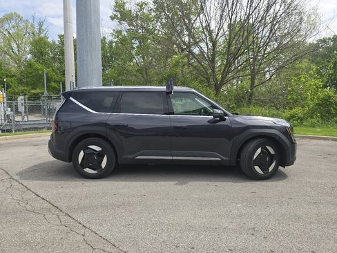 Used 2026 Kia EV9 Wind AWD/4WD image 18